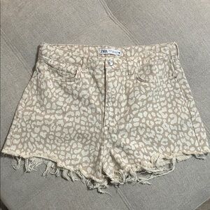 Zara Women's Beige Animal Print Jean Shorts